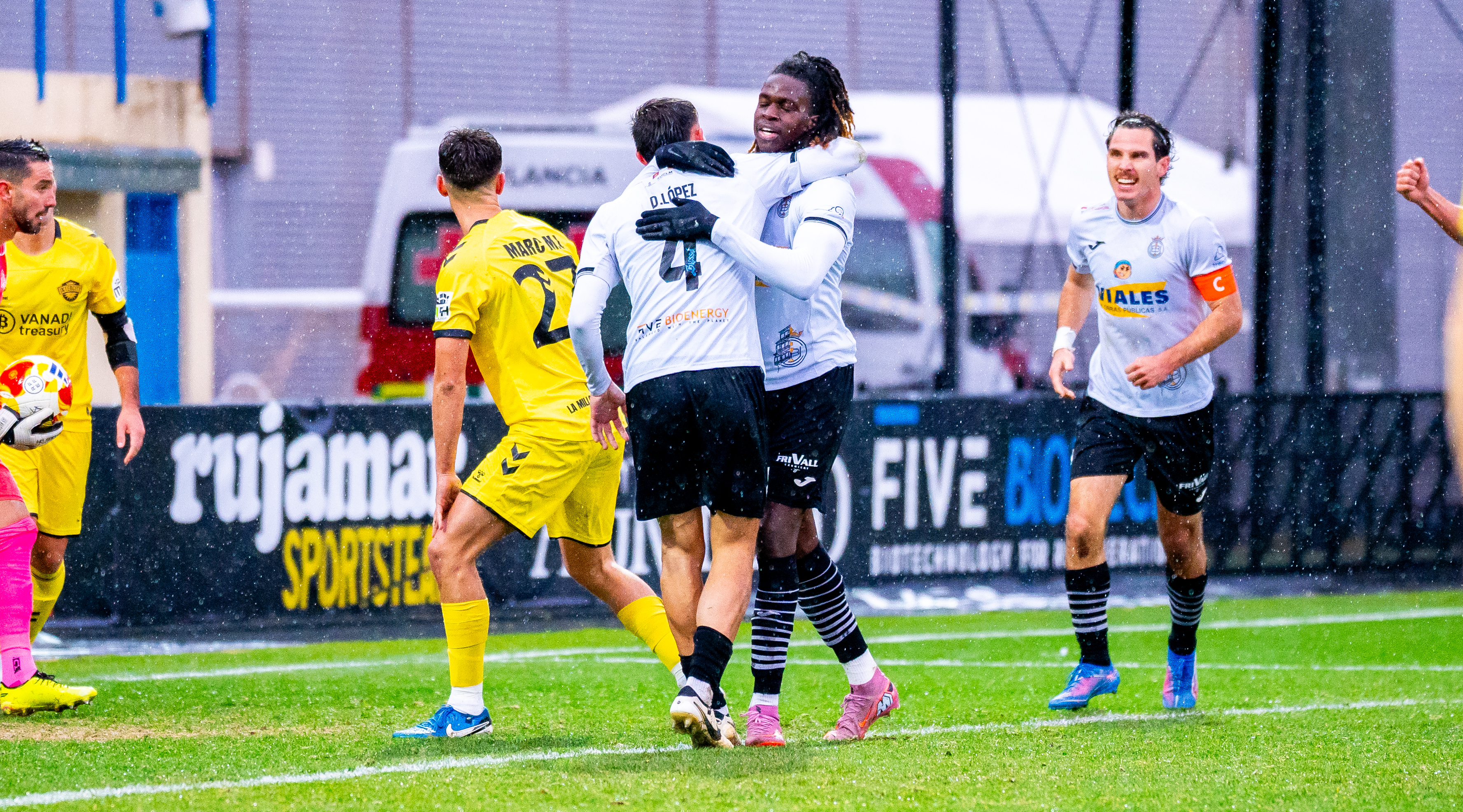 Un punto contra el Intercity para decir adiós al año