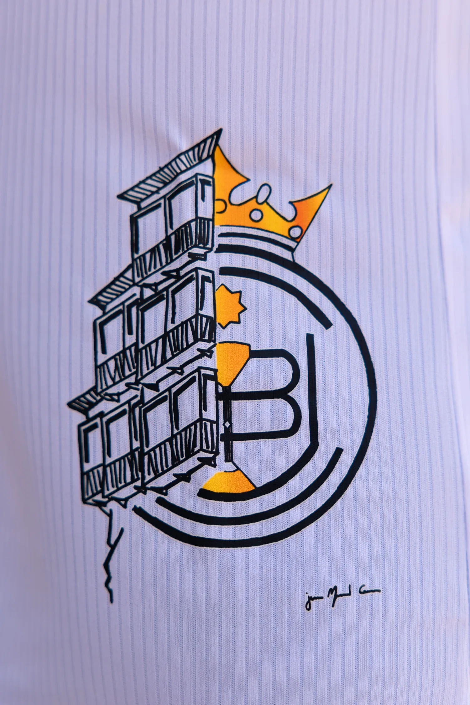 Camiseta Conquense Blanca - Detalle del escudo